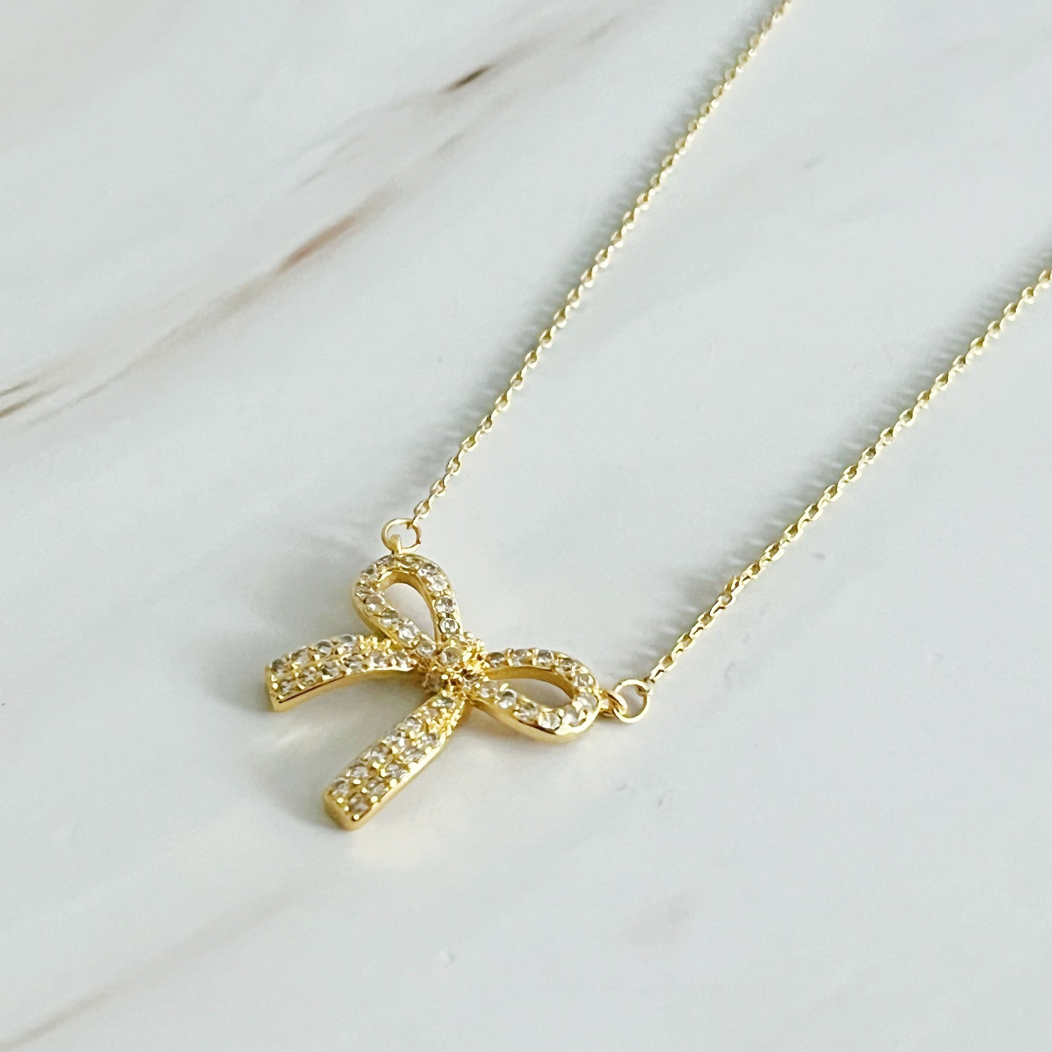 Collier Nœud Brillant