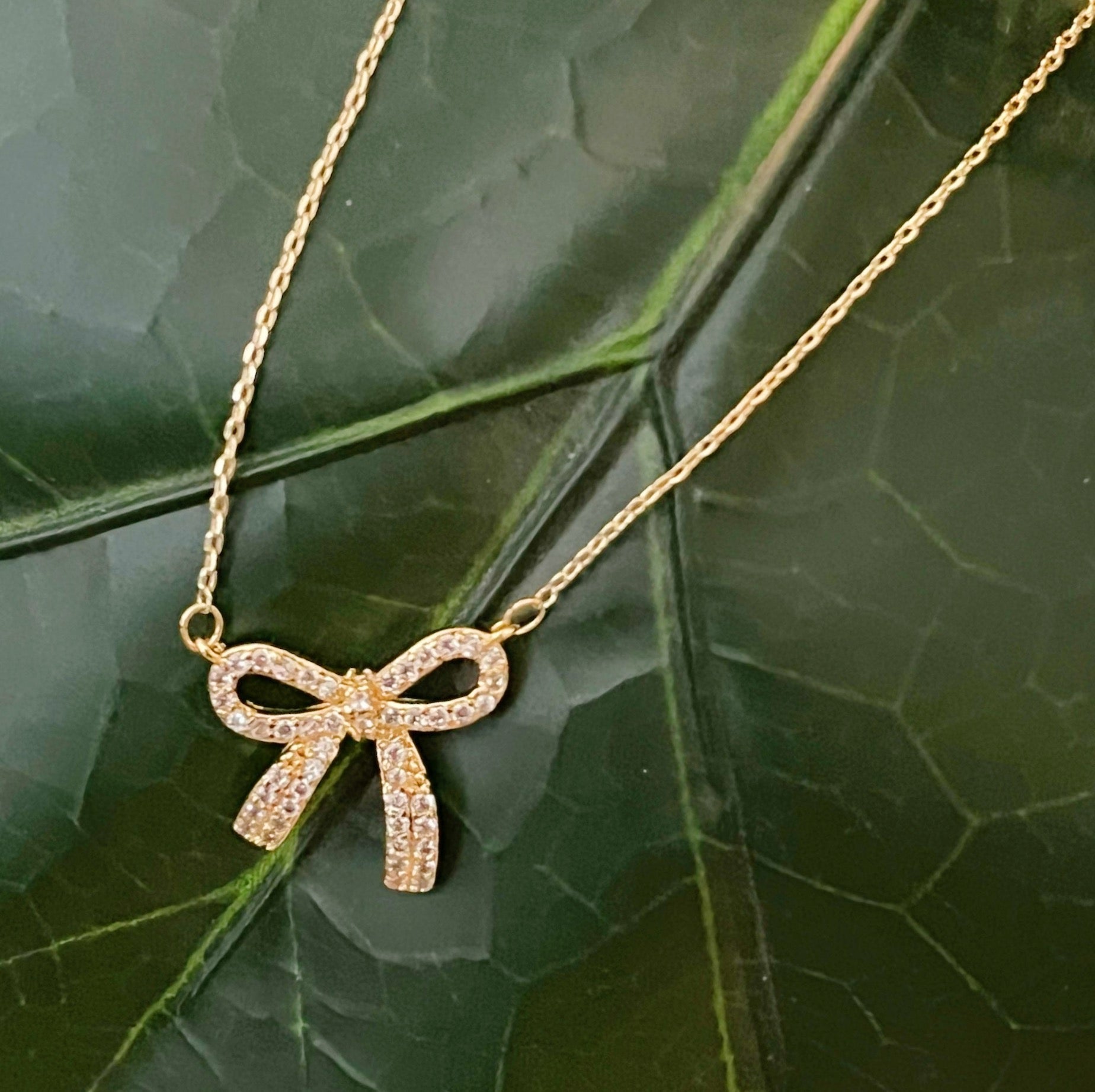 Collier Nœud Brillant